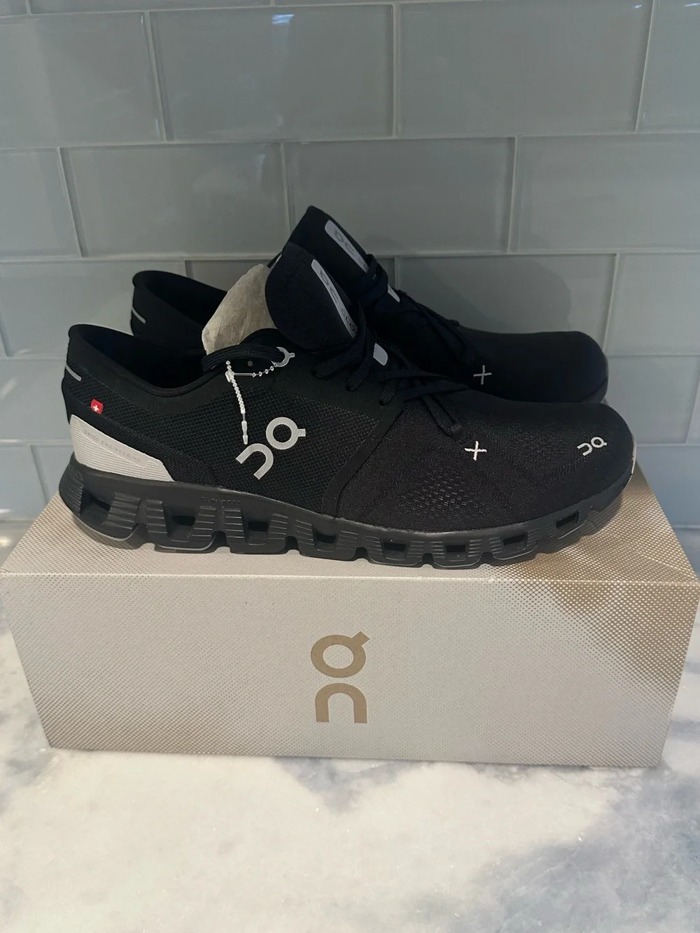 New On Running Cloud X3 Men’s Athletic Training Shoe - Black with Box Size 11